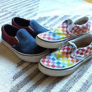 Bundle or lot 2 pairs Vans slip on sneakers